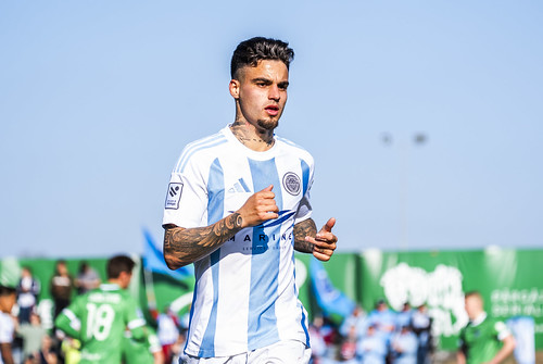 “Auda” pastiprina uzbrukumu ar Penju un Tauanu, “Ogre United” piesaista Fokamu